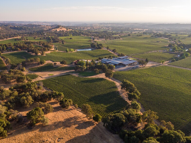 More Photos Of 20680 Shenandoah School Rd, Plymouth Winery Vineyard For Sale