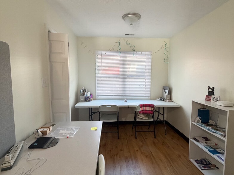 More Photos Of 950 N Rangeline Rd, Carmel Office For Lease