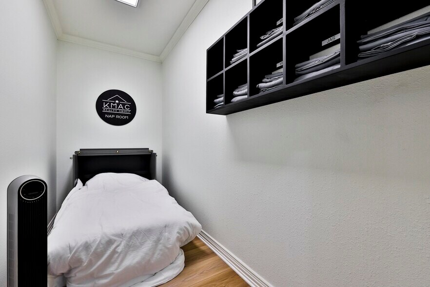 More Photos Of 6220 Campbell Rd, Dallas Office For Lease