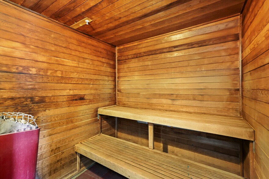 More Photos Of 1818 Basin St SW, Ephrata Hotel For Sale