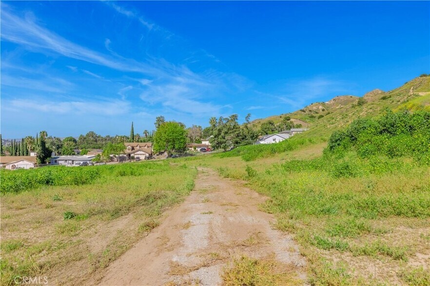 More Photos Of 11326 Wheatland Ave, Sylmar Land For Sale