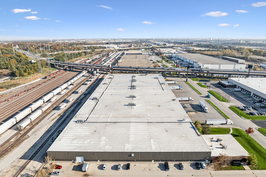 More Photos Of 7300 Santa Fe Dr, Hodgkins Distribution For Lease