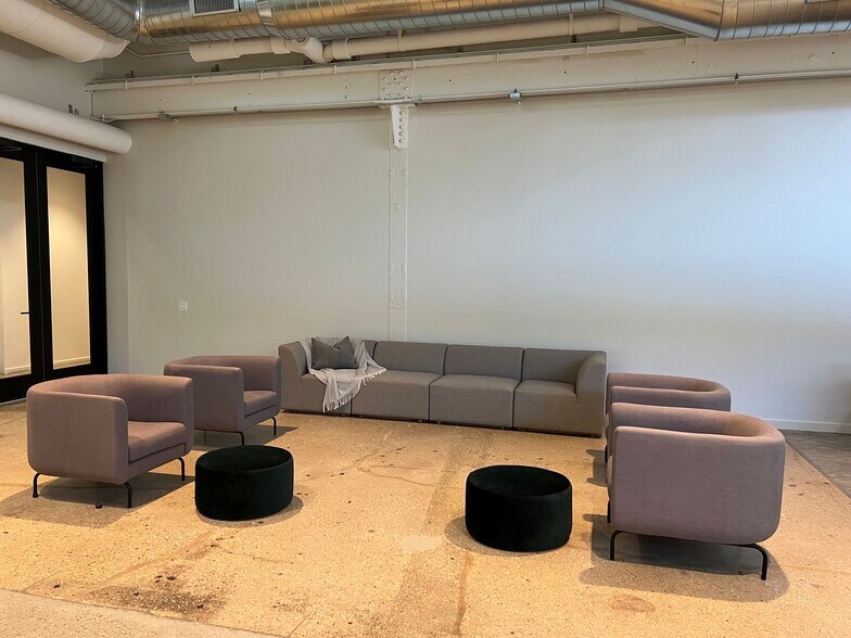 More Photos Of 1315 N North Branch St, Chicago Office For Lease