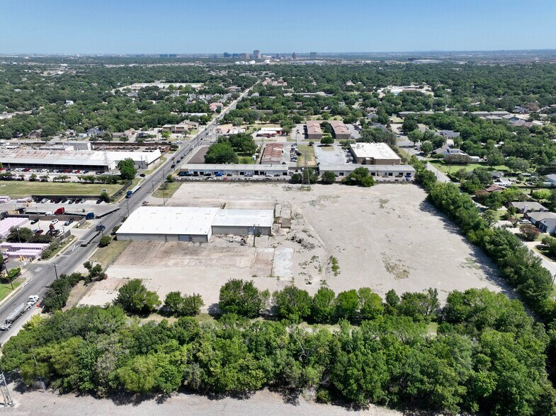 More Photos Of 324 N Nursery Rd, Irving Warehouse For Sale