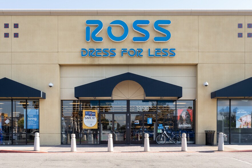 More Photos Of 13400-13582 Whittier Blvd, Whittier Freestanding For Lease