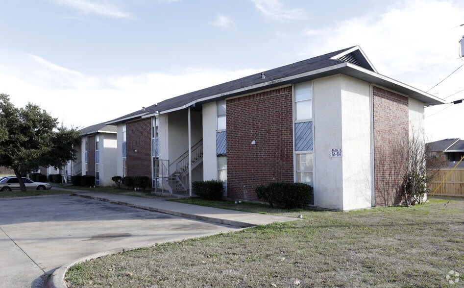 Primary Photo Of 200 N Hickory Hill Rd, Royse City Apartments For Sale