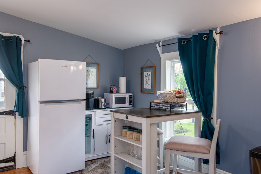 More Photos Of 143 Church Ave, Oshkosh Hospitality For Sale