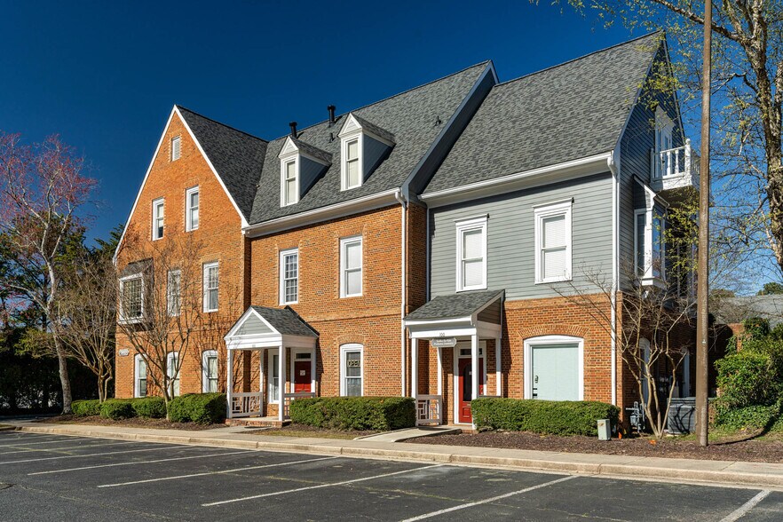 More Photos Of 3937-3965 Holcomb Bridge Rd, Peachtree Corners Unknown For Lease
