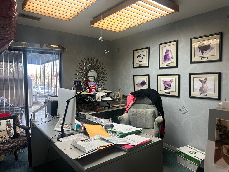 More Photos Of 752 Brookhaven Cir, Memphis Office For Lease