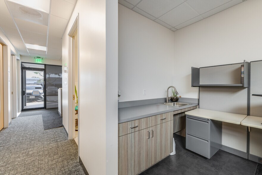 More Photos Of 780 Montague Expy, San Jose Showroom For Lease