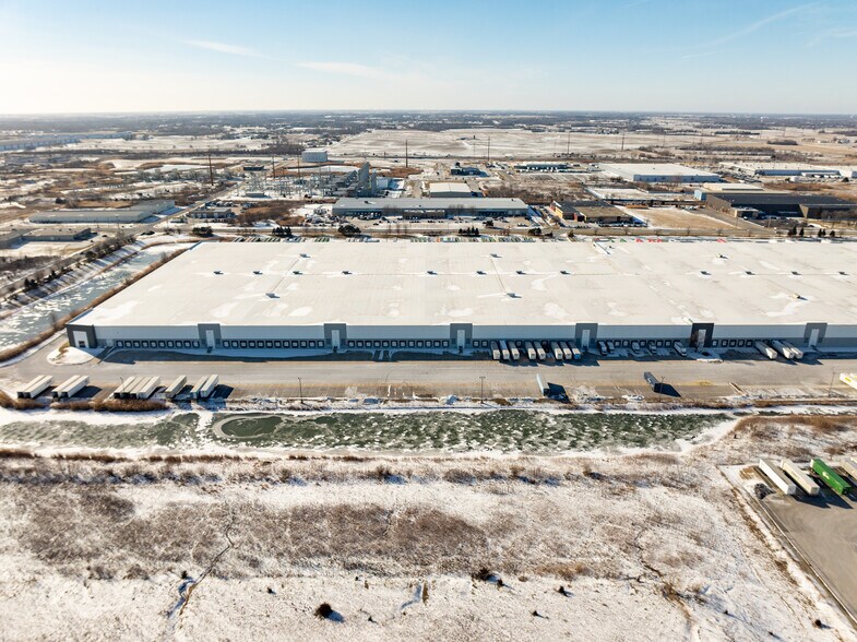 More Photos Of 701 Central Ave, University Park Distribution For Lease