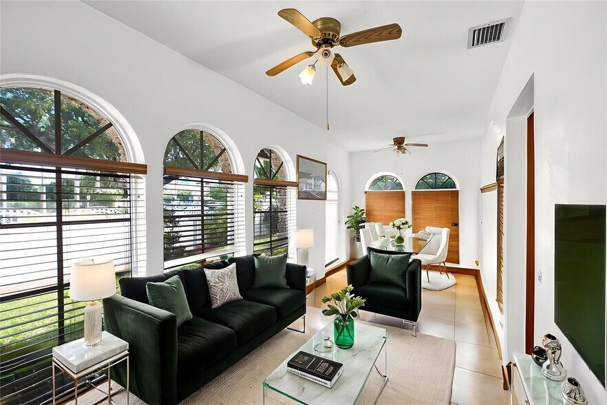 More Photos Of 2024 Alton Rd, Miami Beach Apartments For Sale