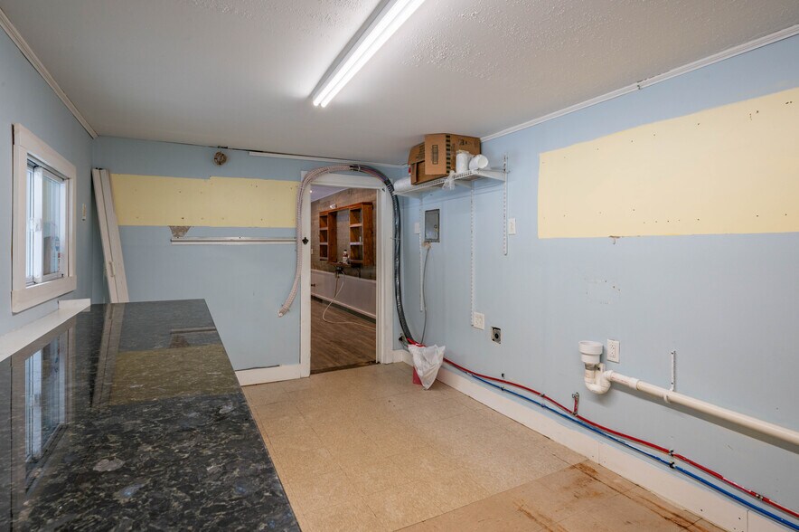 More Photos Of 944 Gibbons Hwy, Wilton Restaurant For Sale