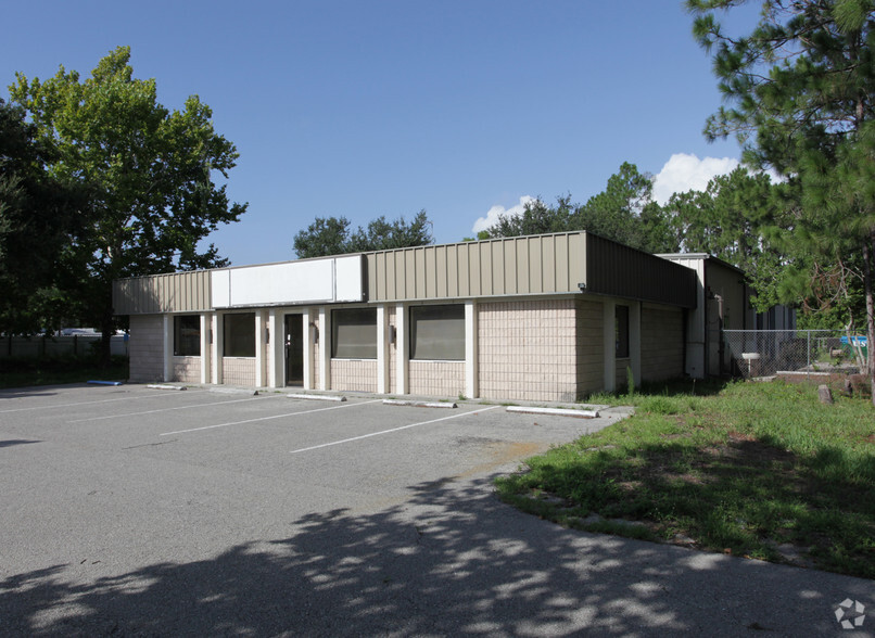 Primary Photo Of 19751 N Tamiami Trl, North Fort Myers Warehouse For Lease