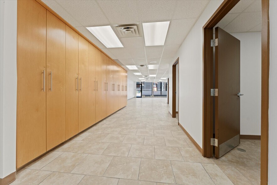 More Photos Of 711 Pelissier St, Windsor Office For Lease