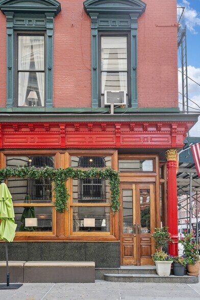 More Photos Of 174 Grand St, New York Apartments For Sale