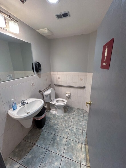 More Photos Of , Batavia Unknown For Sale