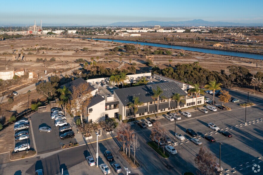 More Photos Of 6621 E Pacific Coast Hwy, Long Beach Office For Sale