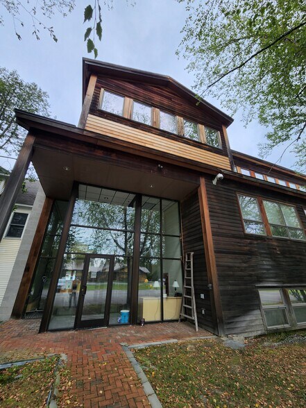 More Photos Of 782 Mountain Rd, Stowe Storefront Retail Office For Sale