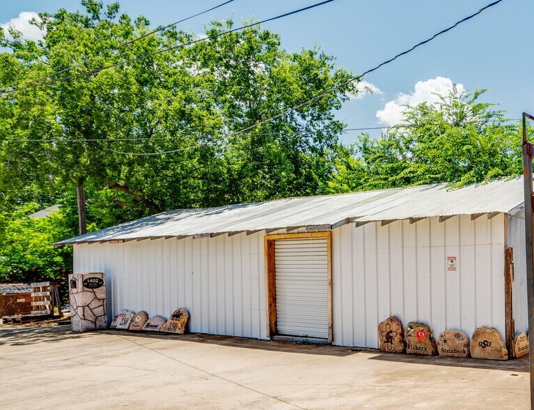 More Photos Of 1601 Kemp Blvd, Wichita Falls Showroom For Lease