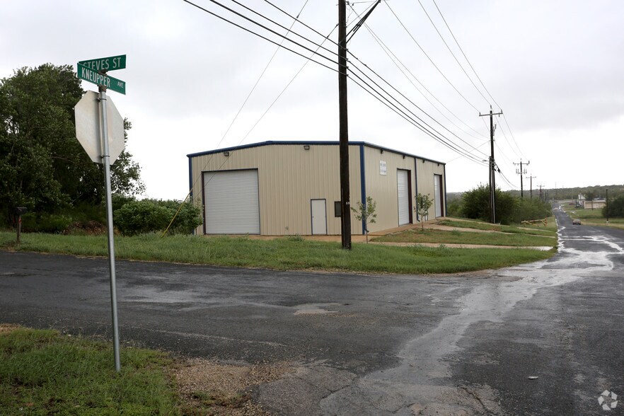 More Photos Of 9322 Kneupper Ln, Converse Warehouse For Lease