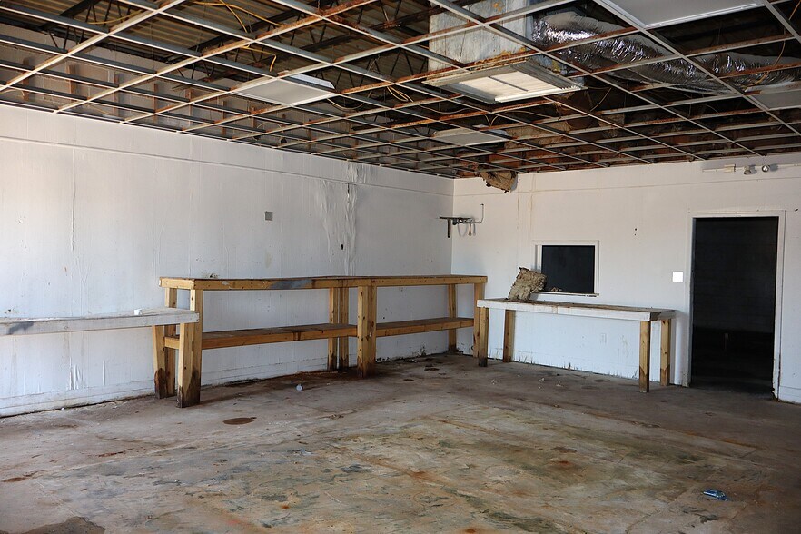 More Photos Of 501 Plaza Dr, Enterprise Storefront Retail Office For Sale