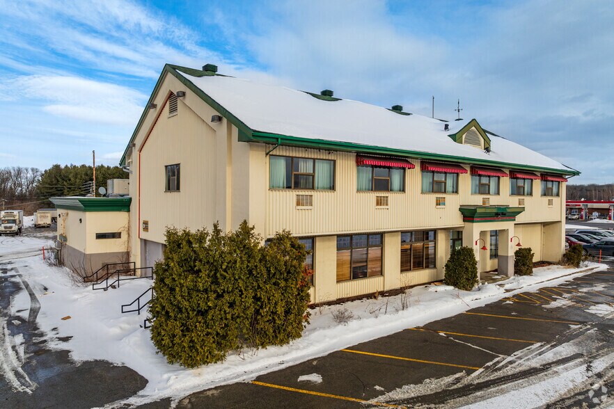 More Photos Of 100 Rte 201, Rigaud Restaurant For Lease