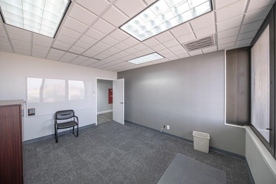 More Photos Of 125 W Missouri Ave, Midland Office For Lease