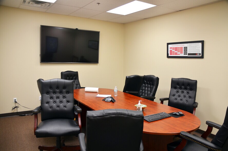 More Photos Of 375 Commerce St, Southlake Warehouse For Lease