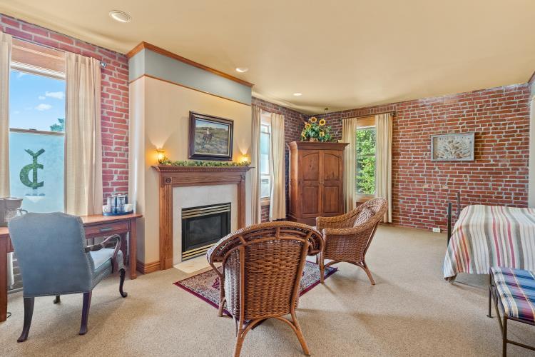 More Photos Of 215 Broadway St, Cottonwood Falls Hotel For Sale