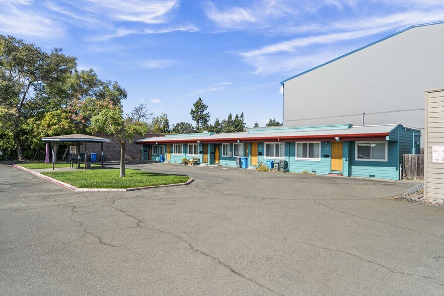 More Photos Of 1015 S A St, Santa Rosa Apartments For Sale
