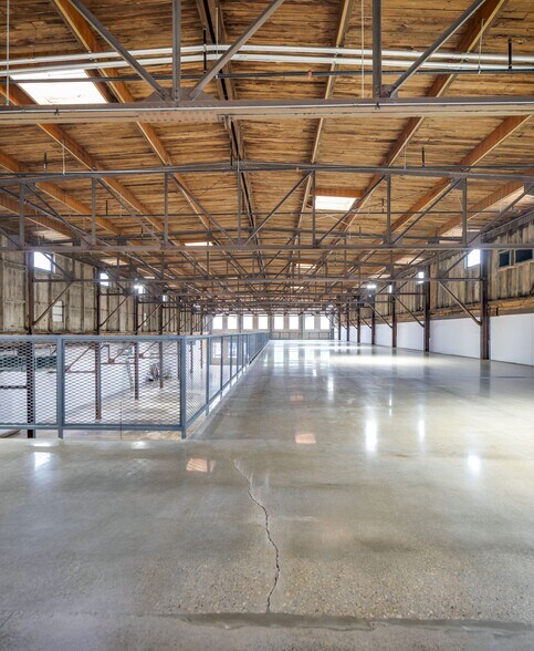 More Photos Of 1325 Quincy St NE, Minneapolis Loft Creative Space For Lease
