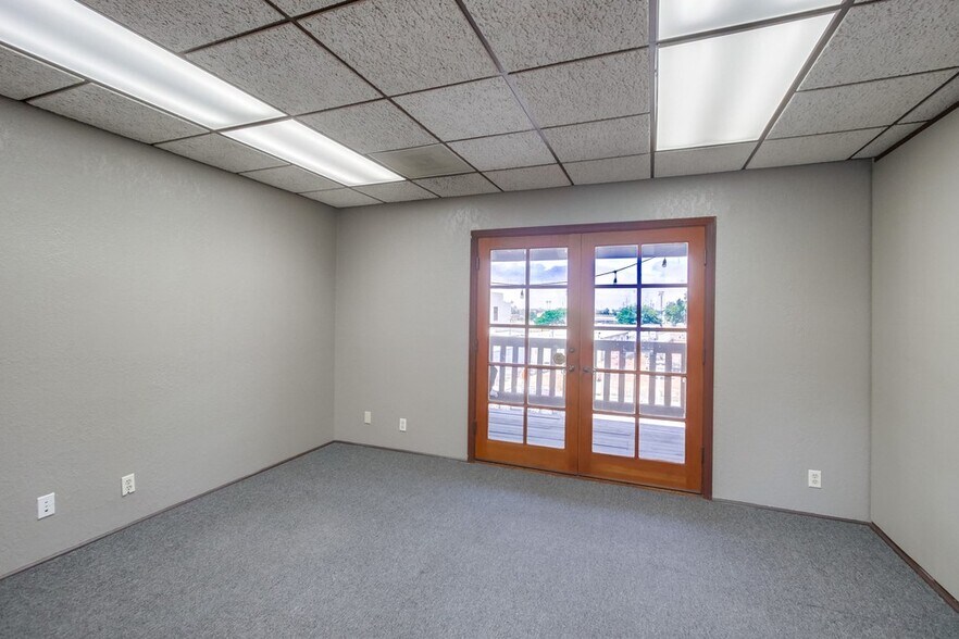 More Photos Of 110 Civic Center Dr, Vista Office For Sale