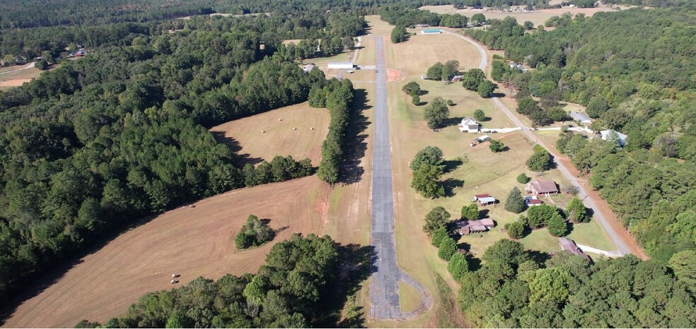 Primary Photo Of 82 Hanger Rd, Abbeville Airplane Hangar For Sale