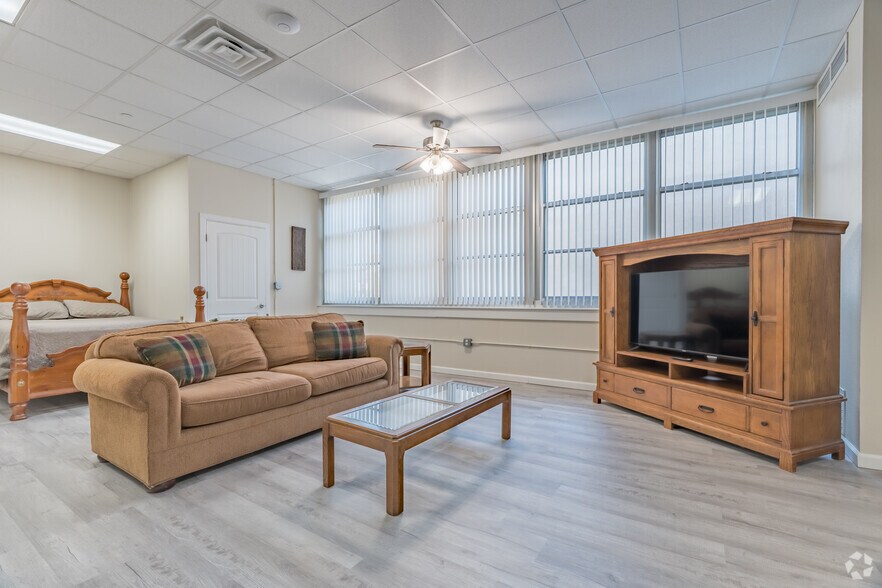 More Photos Of 1912 11th St, Wichita Falls Apartments For Sale