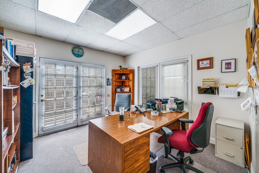 More Photos Of 7870 Broadway, San Antonio Medical For Sale