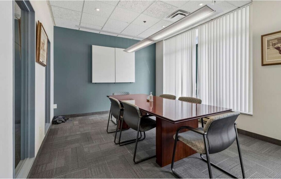 More Photos Of 242 Applewood Cres, Vaughan Light Manufacturing For Sale