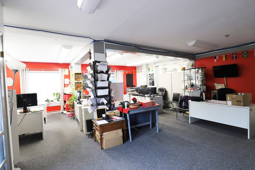 More Photos Of 80 Davis Straits, Falmouth Storefront Retail Office For Lease