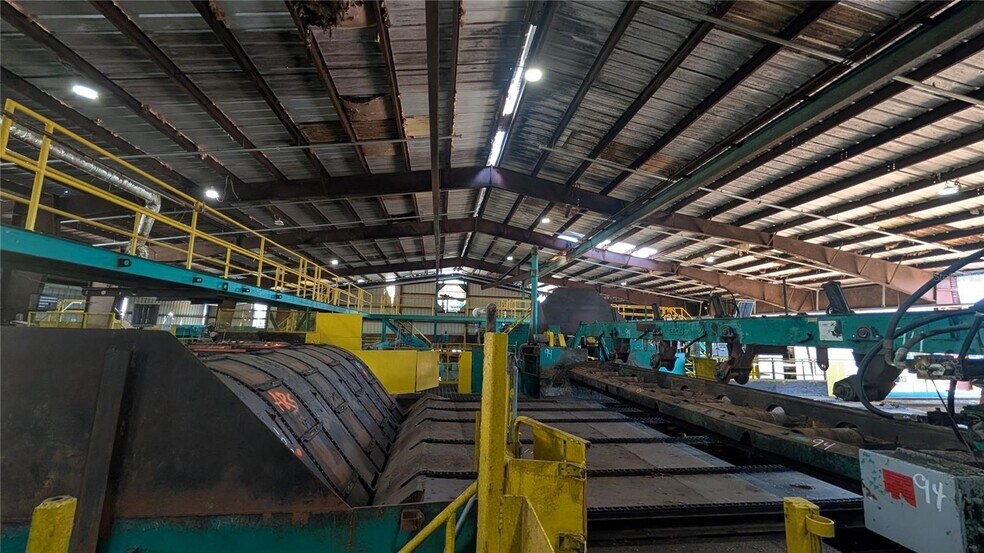 More Photos Of 1509 S Byron Butler Pky, Perry Manufacturing For Lease