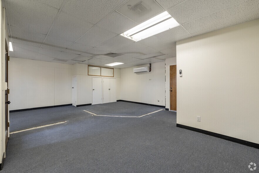 More Photos Of 6959 Linda Vista Rd, San Diego Storefront Retail Office For Lease