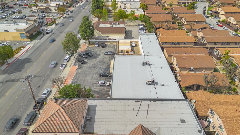 More Photos Of 8595 Rosecrans Ave, Paramount Industrial For Sale