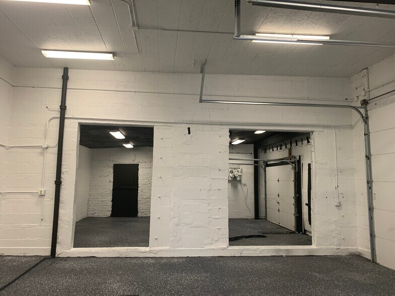 More Photos Of 701 E McMillan St, Cincinnati Auto Repair For Sale