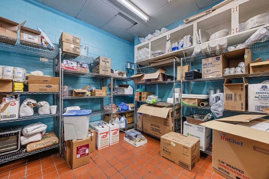 More Photos Of 1405 Gornto Rd, Valdosta Restaurant For Sale