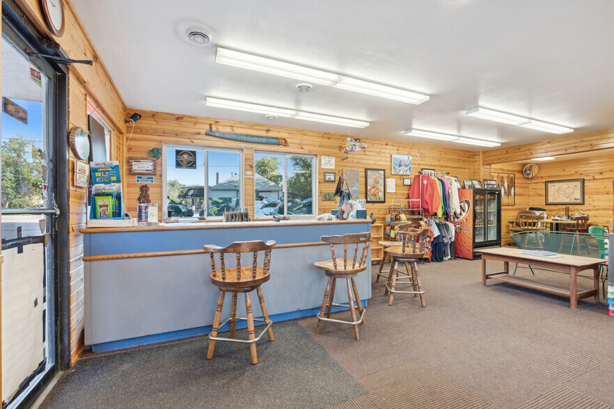 More Photos Of 2630 Commerce Blvd, Mound Freestanding For Sale