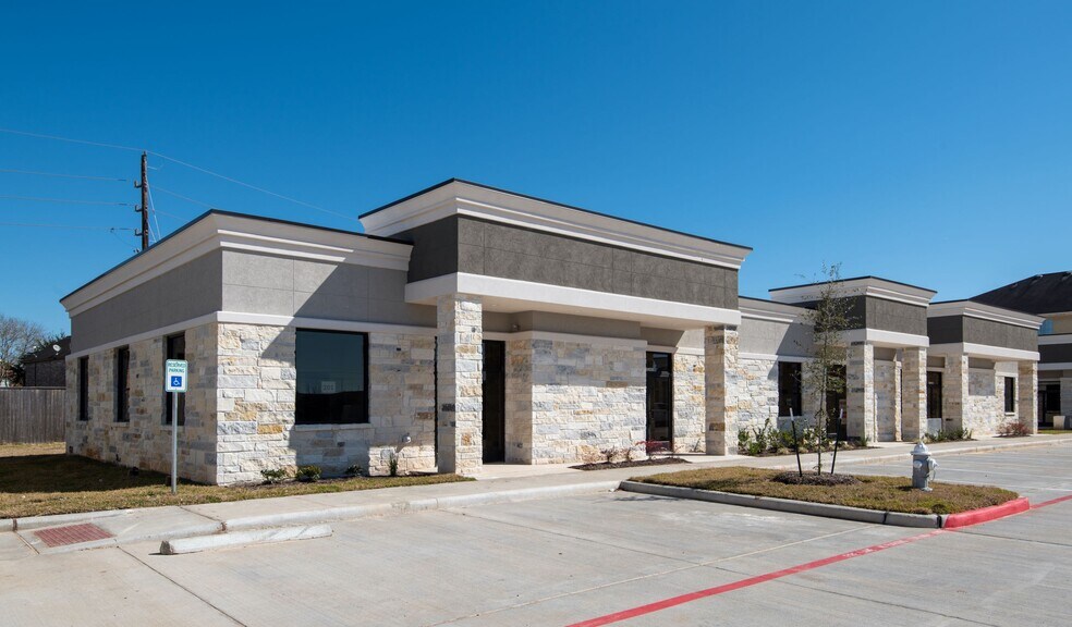 More Photos Of 5501 Cabrera Dr, Sugar Land Office For Lease