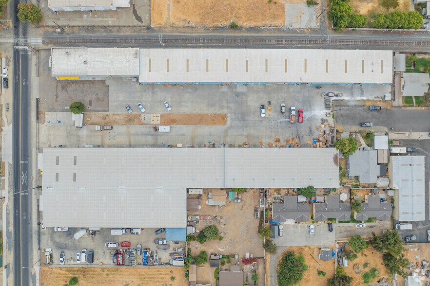 More Photos Of 236 S Santa Cruz Ave, Modesto Warehouse For Lease