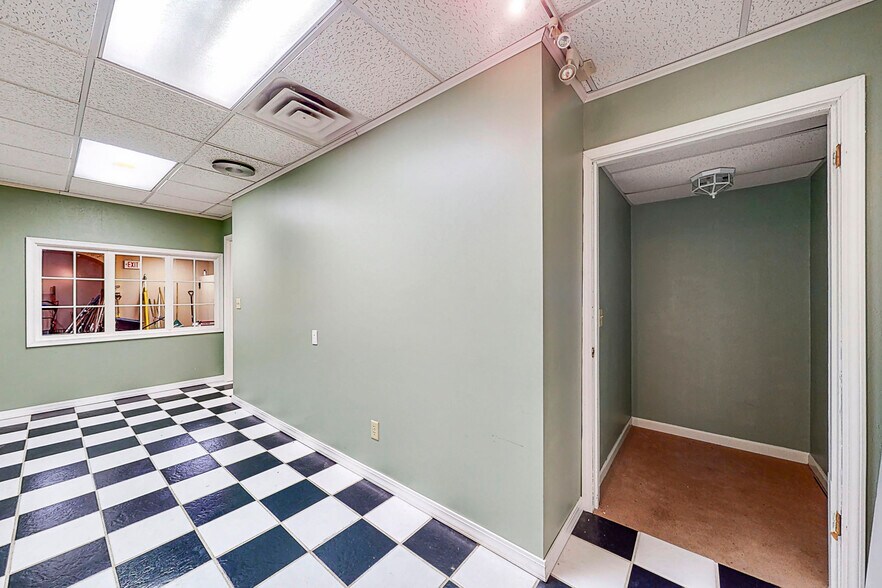 More Photos Of 3125-3133 N Prospect Rd, Peoria Freestanding For Lease
