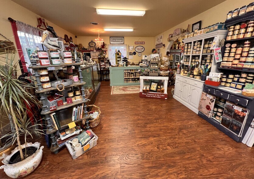 More Photos Of 23 Roosevelt Trl, Casco Freestanding For Sale