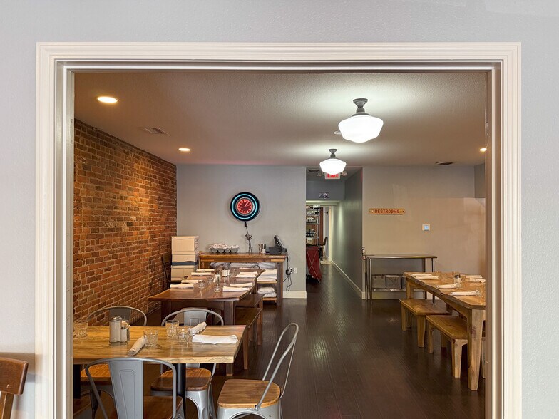 More Photos Of 57 E Main St, Walla Walla Restaurant For Lease