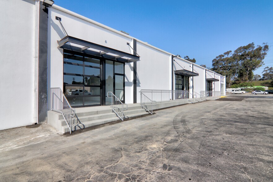 More Photos Of 3860 E Main St, Ventura Freestanding For Lease